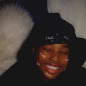 Meet your Posher, Alexis